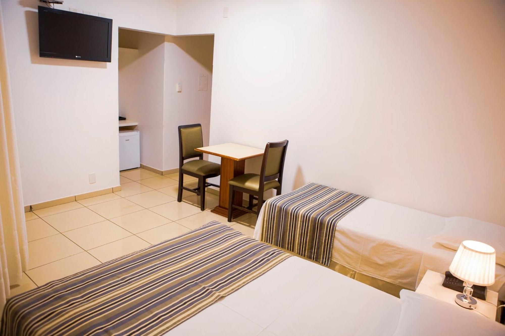 Hz Hotel Patos de Minas Kültér fotó