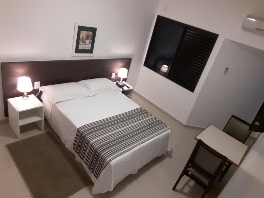 Hz Hotel Patos de Minas Kültér fotó